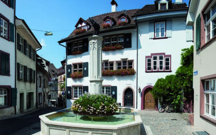 Gems Brunnen Basel Gems Fountain Basel