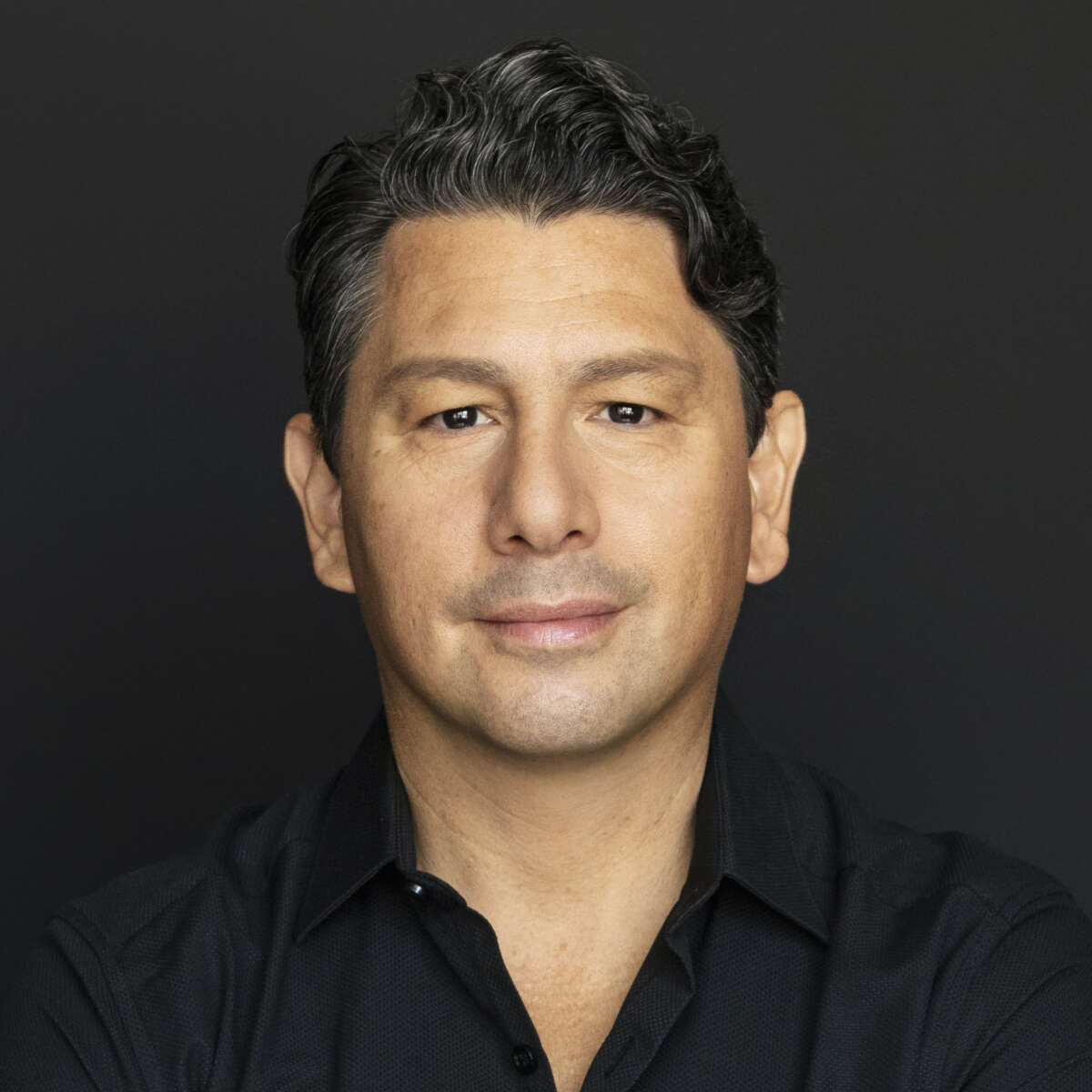 OENDER OEGREDICI L3 A0089 CARMENWONGFISCH HEADSHOT1